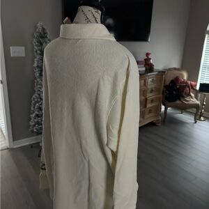 Cream colored Shakett